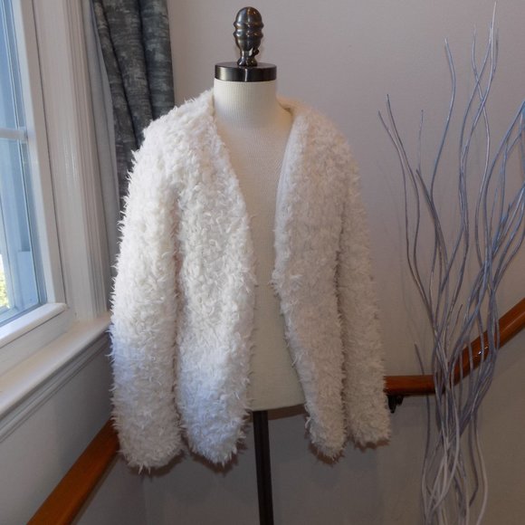 MADE IN YIFAN Pale Pink Sherpa/Faux Fur Jacket Coat Size Medium - Picture 1 of 2